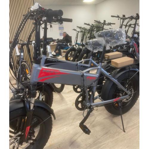 WIZY A9 FAT BIKE 20X4 250W 48V BATTERIA 15.6 AH LCD COLORI CAMBIO SHIMANO A 7